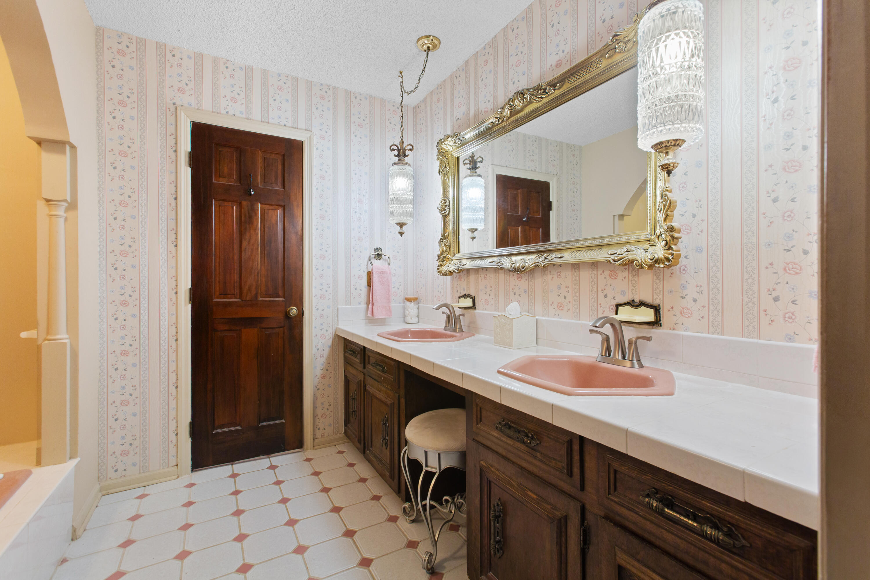5924 Commonwealth Circle Hanahan, SC 29410 - Photo 19 of 31 5924Commonwealth.NicoleBurbagePhoto-14
