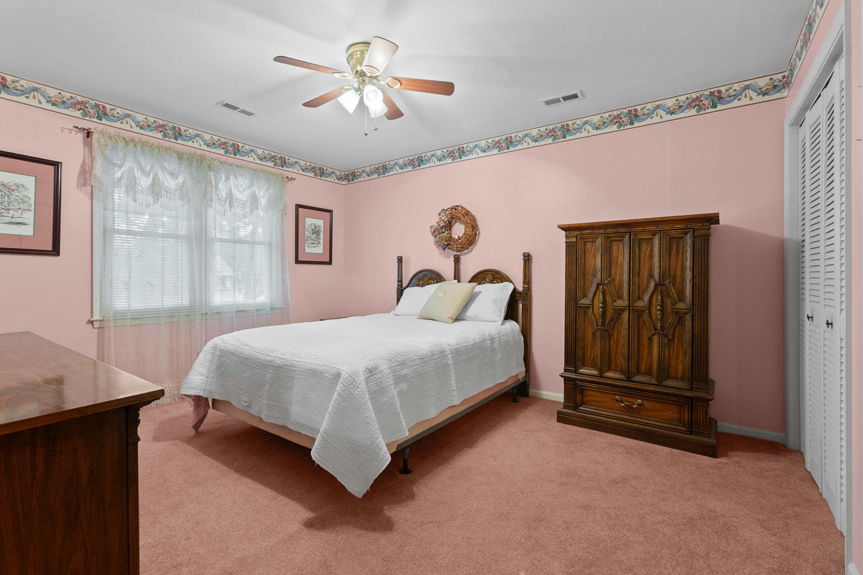 5924 Commonwealth Circle Hanahan, SC 29410 - Photo 22 of 31 5924Commonwealth.NicoleBurbagePhoto-21