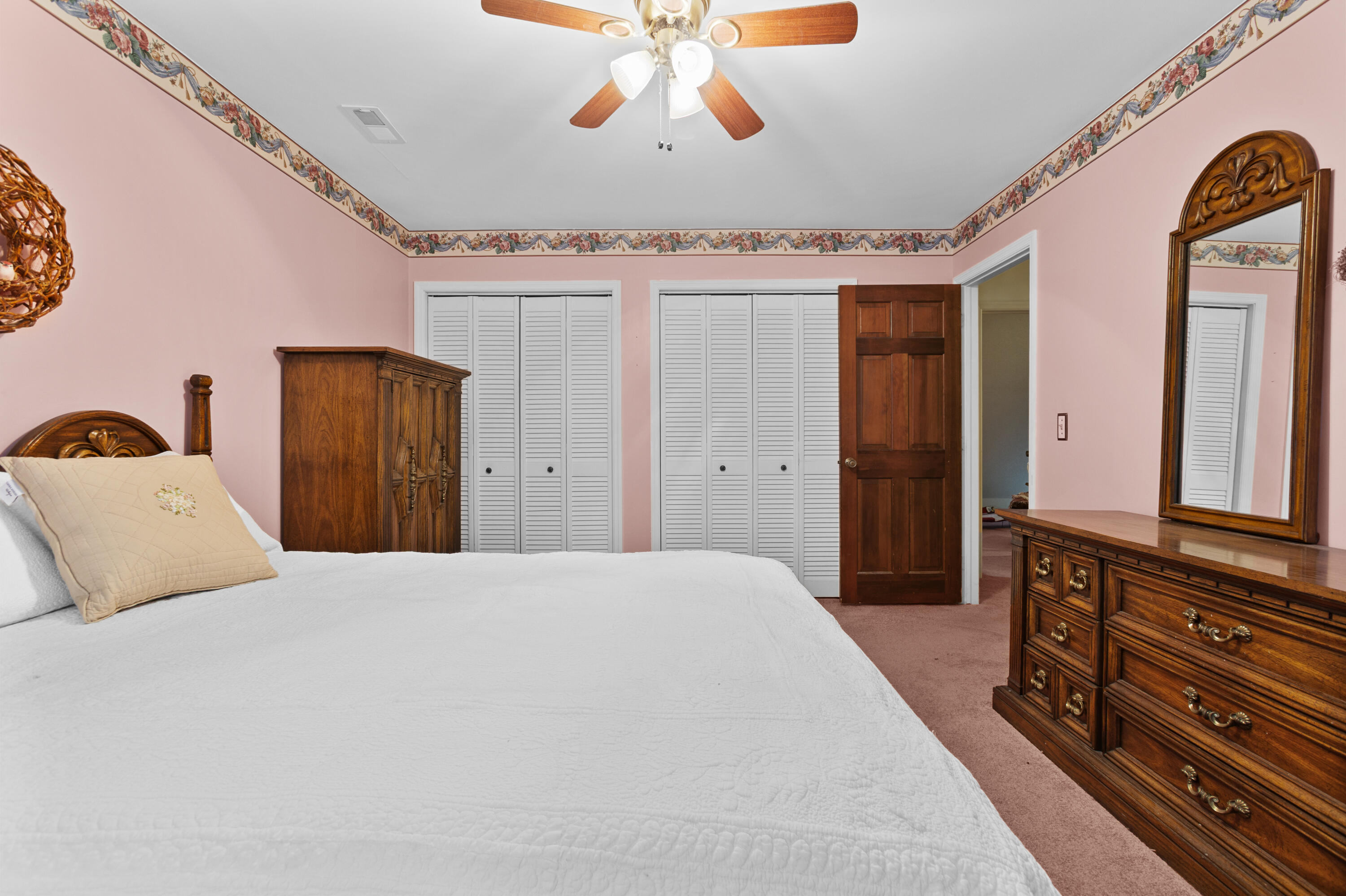 5924 Commonwealth Circle Hanahan, SC 29410 - Photo 23 of 31 5924Commonwealth.NicoleBurbagePhoto-22