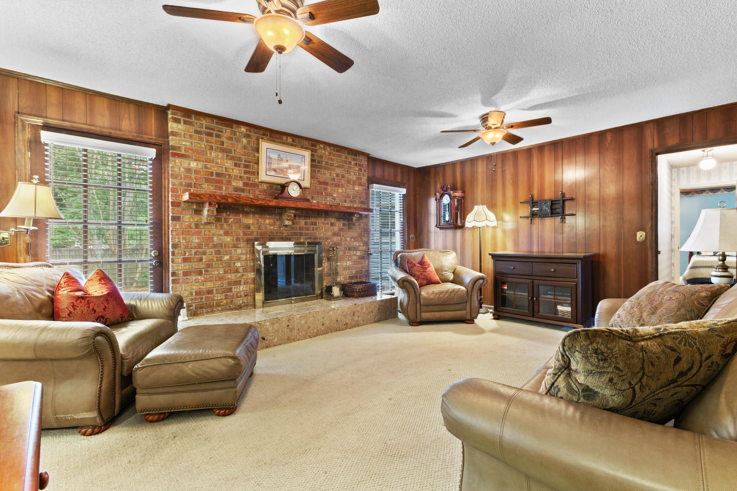 5924 Commonwealth Circle Hanahan, SC 29410 - Photo 9 of 31 5924Commonwealth.NicoleBurbagePhoto-5
