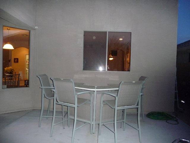 2416 West Carter Road Phoenix, AZ 85041 - Photo 28 of 32 a dining room with furniture and window