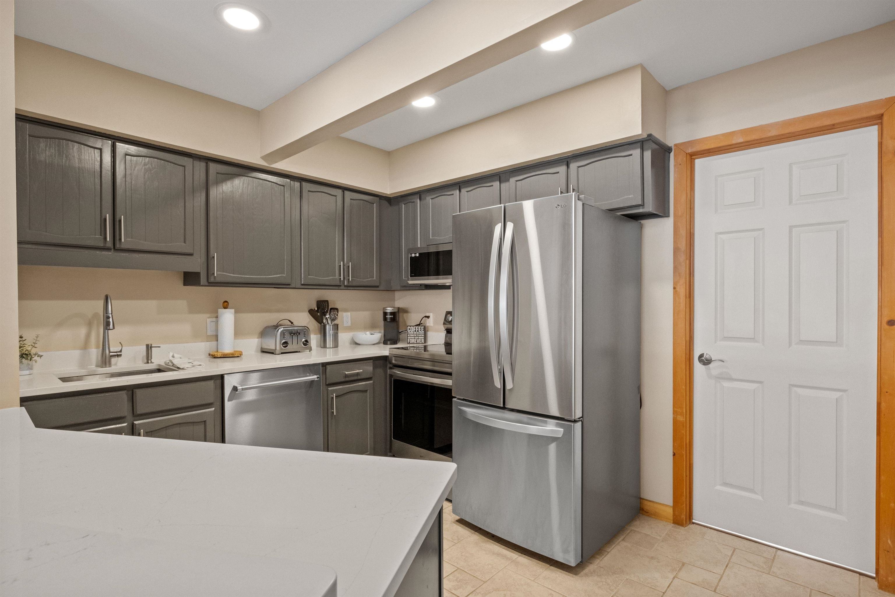 15 Winter Way, Unit 4 Lincoln, NH 03251 - Photo 9 of 53
