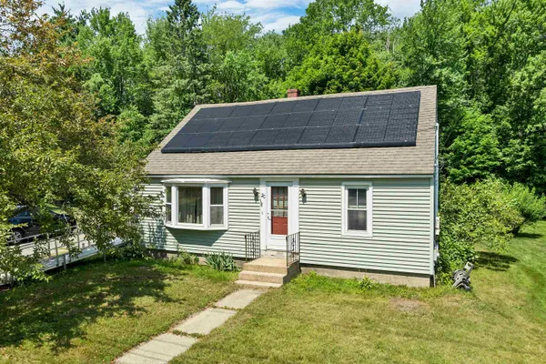 $499,900 | 20 Maplecrest Street, Newmarket, NH 03857