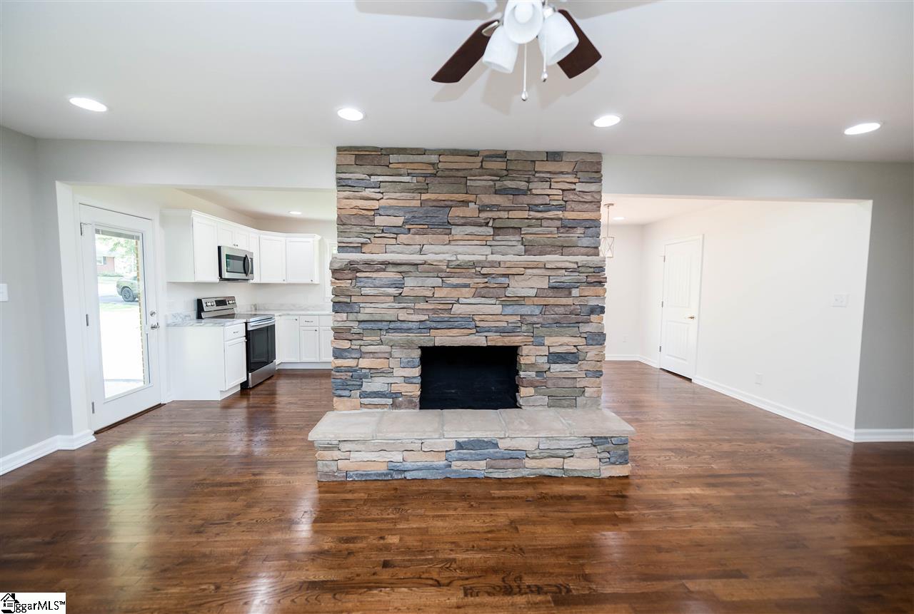 1010 Compton Bridge Road Inman, SC 29349 - Photo 8 of 32