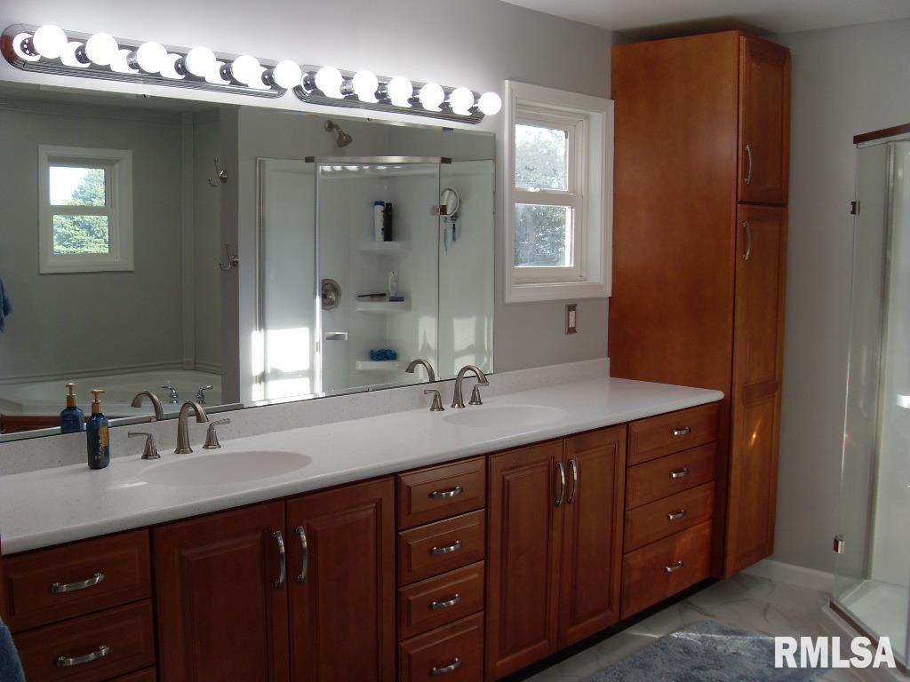 129 Legion Road Washington, IL 61571 - Photo 20 of 34 Gallery Image 20