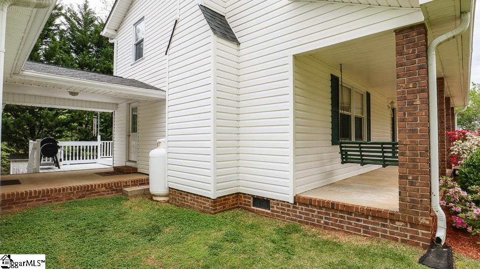 247 Lindsey Bridge Road Taylors, SC 29687 - Photo 3 of 36 Gallery Image 3