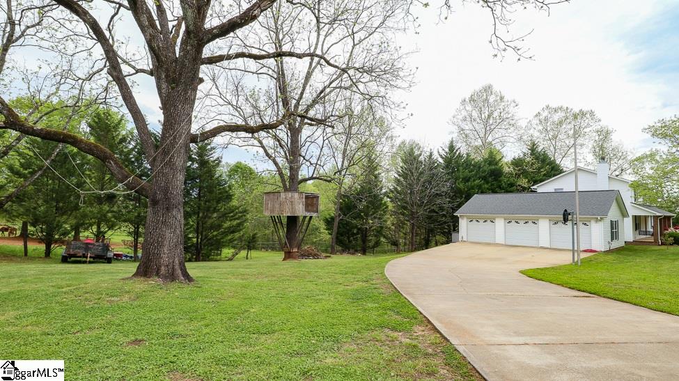 247 Lindsey Bridge Road Taylors, SC 29687 - Photo 4 of 36 Gallery Image 4