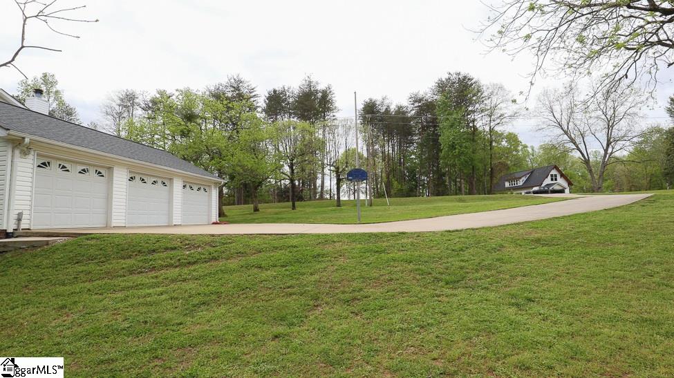 247 Lindsey Bridge Road Taylors, SC 29687 - Photo 5 of 36 Gallery Image 5