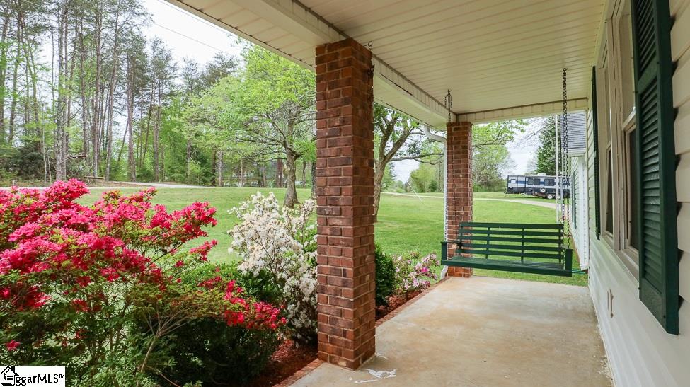 247 Lindsey Bridge Road Taylors, SC 29687 - Photo 9 of 36 Gallery Image 9