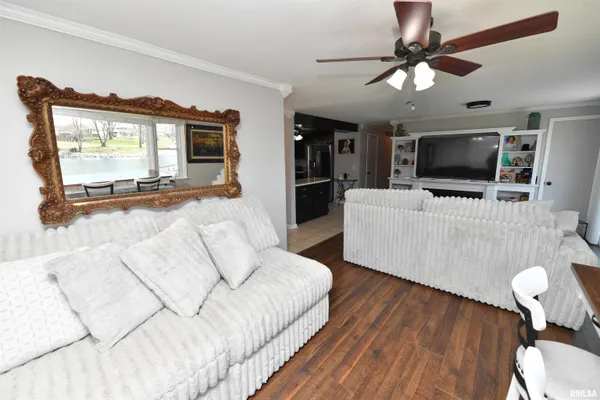 $424,900 | 204 Northshore Drive, Morton, IL 61550