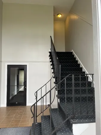 $1,600 | 2422 North Kennicott Drive, Unit 2D, Arlington Heights, IL 60004