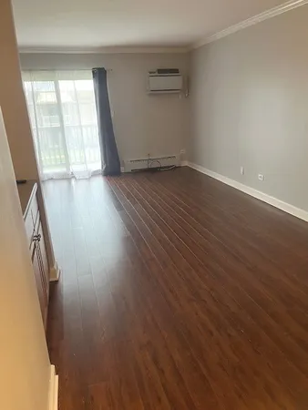 $1,600 | 2422 North Kennicott Drive, Unit 2D, Arlington Heights, IL 60004