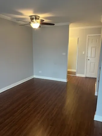 $1,600 | 2422 North Kennicott Drive, Unit 2D, Arlington Heights, IL 60004