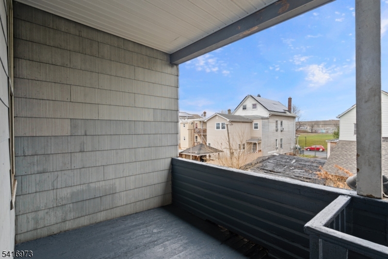 33 Delaware Street Elizabeth Port, NJ 07206 - Photo 8 of 43