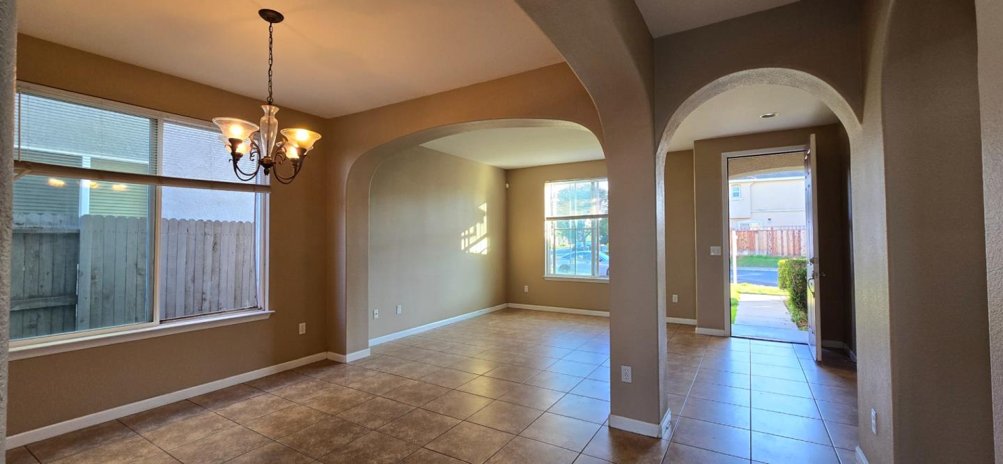 2011 Evening Street Stockton, CA 95209 - Photo 4 of 20