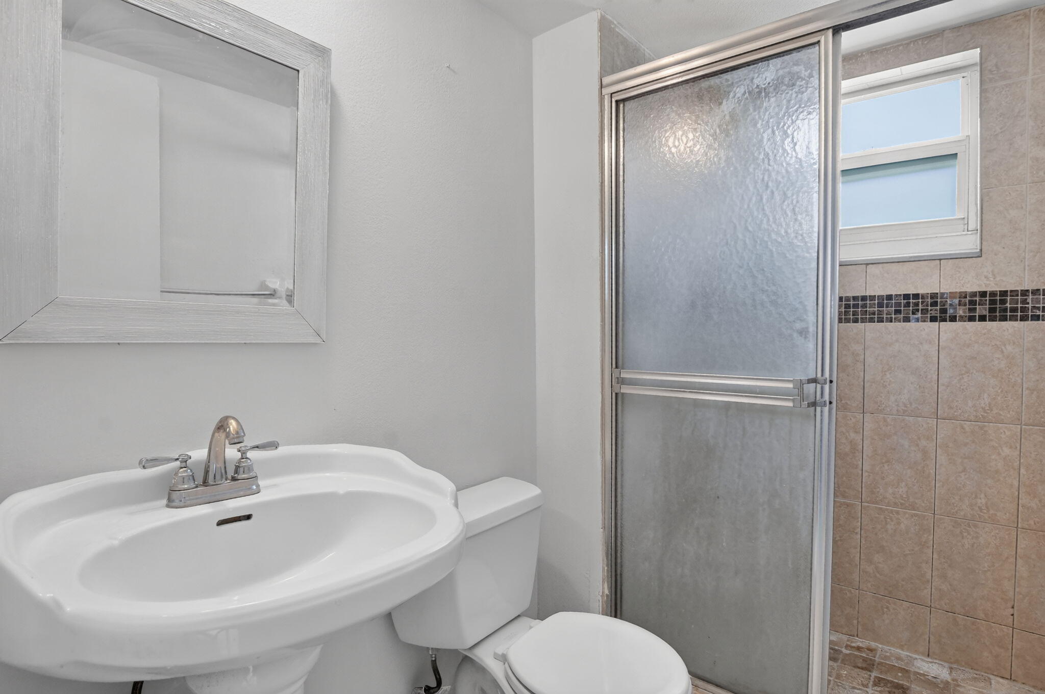9826 Marina Boulevard, Unit 1029 Boca Raton, FL 33428 - Photo 32 of 34 2nd Bathroom
