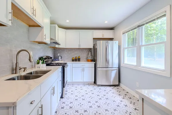 $460,000 | 16002 Lakeside Road, Union Pier, MI 49129