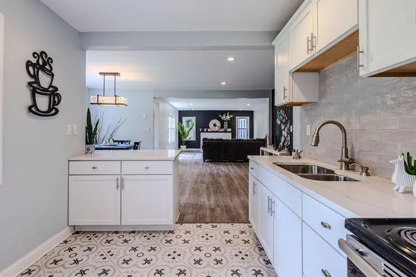 $460,000 | 16002 Lakeside Road, Union Pier, MI 49129