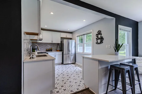 $460,000 | 16002 Lakeside Road, Union Pier, MI 49129