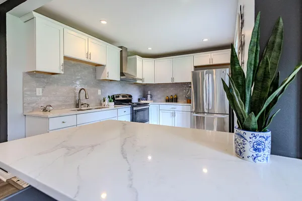 $460,000 | 16002 Lakeside Road, Union Pier, MI 49129