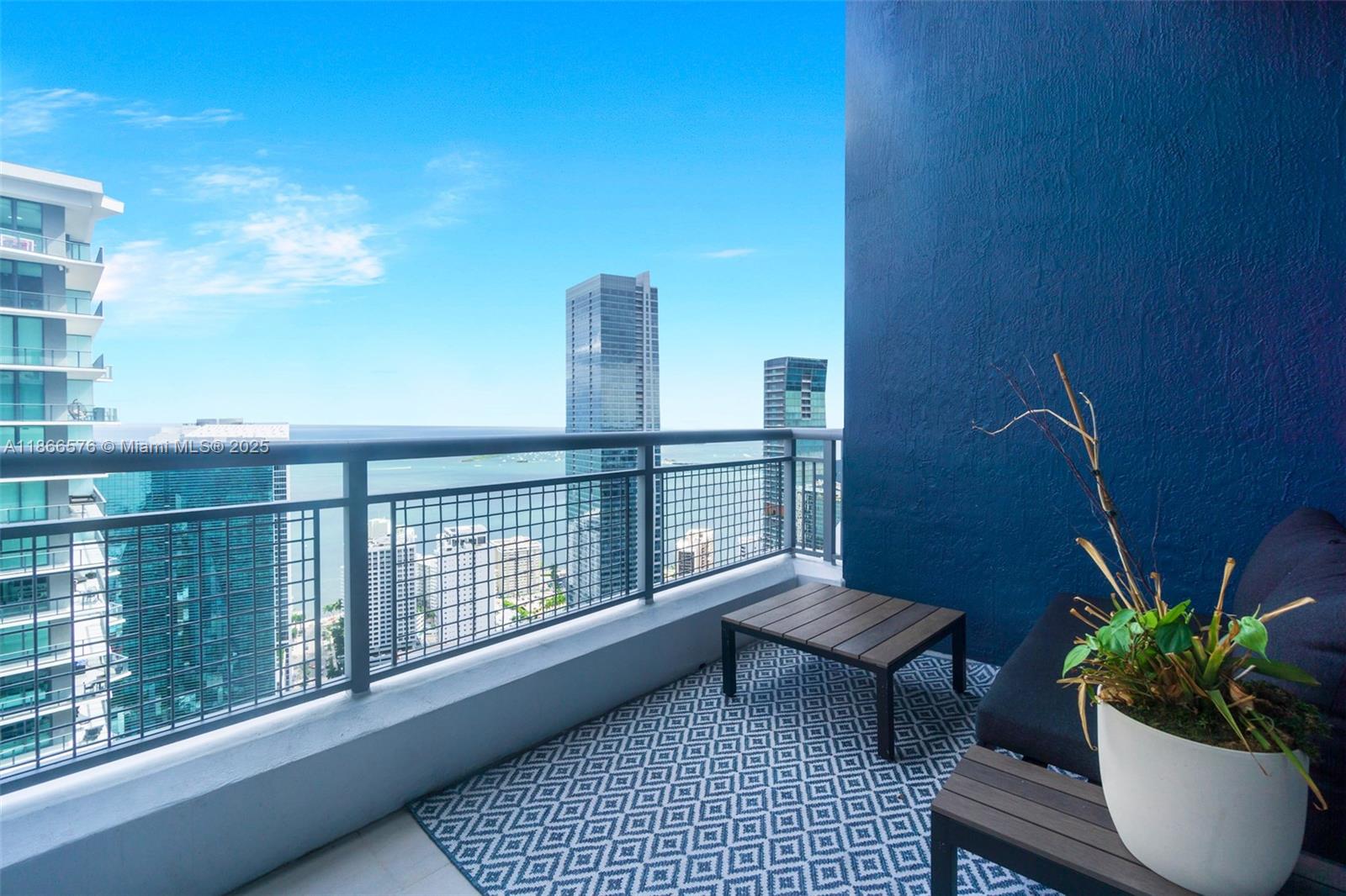 60 Southwest 13th Street, Unit 4802 Miami, FL 33130 - Photo 19 of 23 a balcony with view of outdoor space