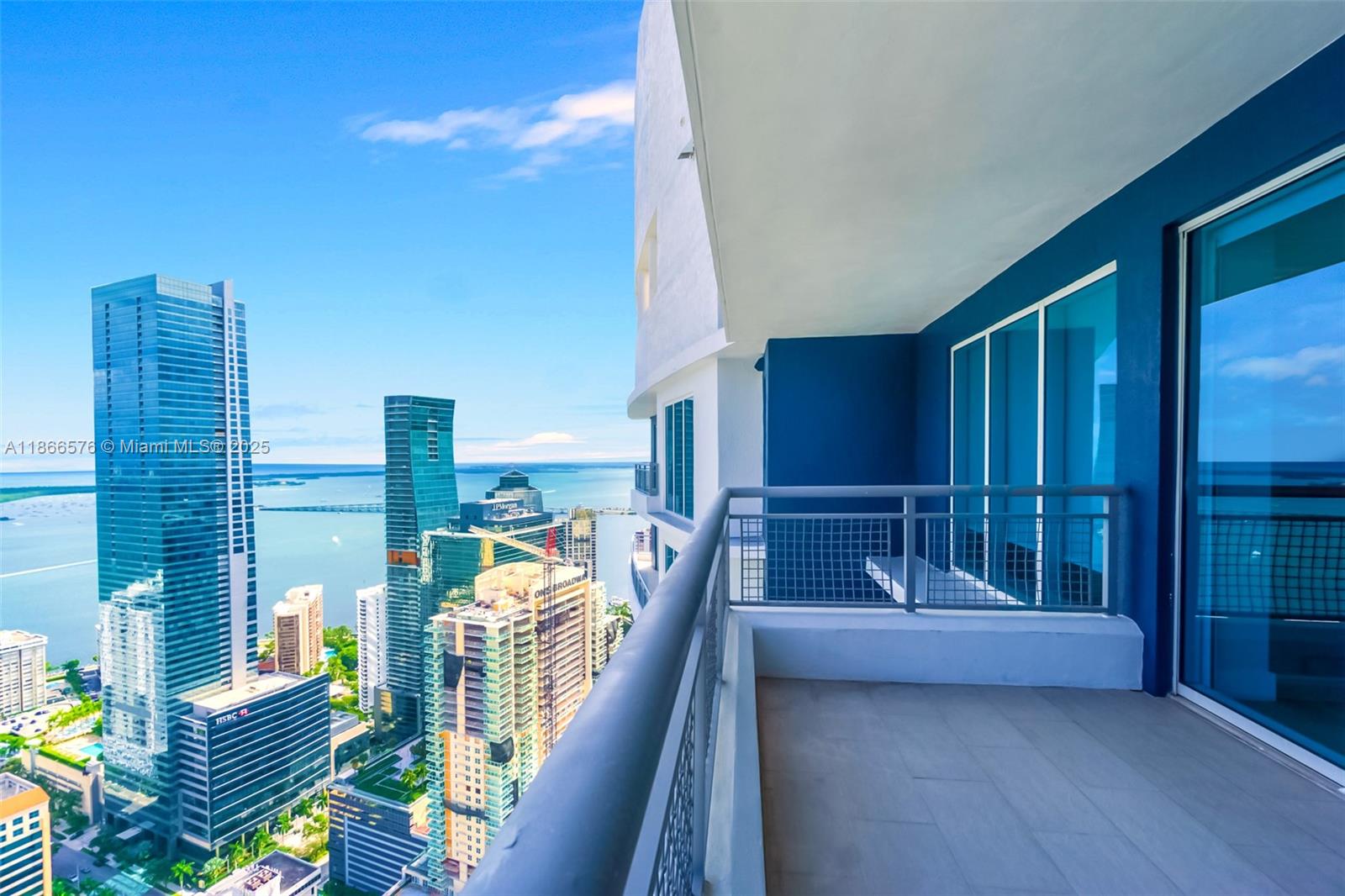 60 Southwest 13th Street, Unit 4802 Miami, FL 33130 - Photo 20 of 23 a balcony with furniture
