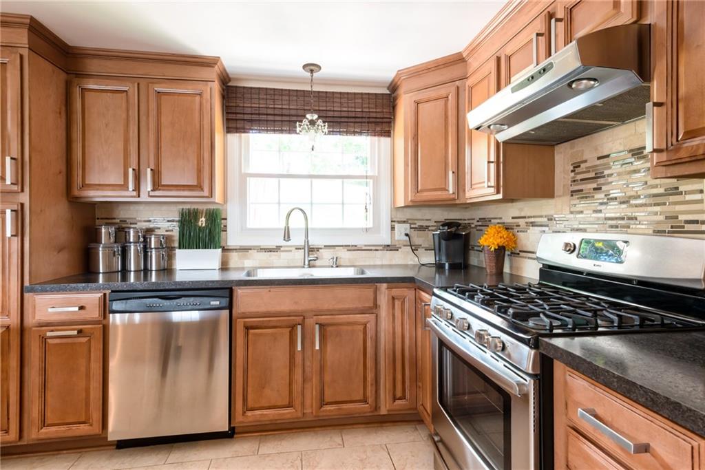 1880 Redcoach Road Allison Park, PA 15101 - Photo 7 of 25 Gallery Image 7