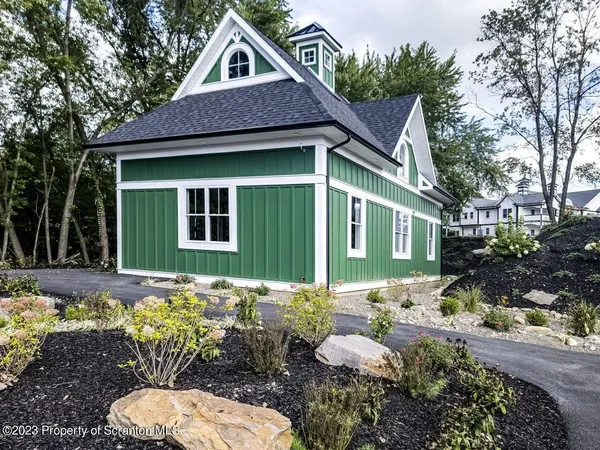 $2,500 | 163 Bianca Way, Old Forge, PA 18518