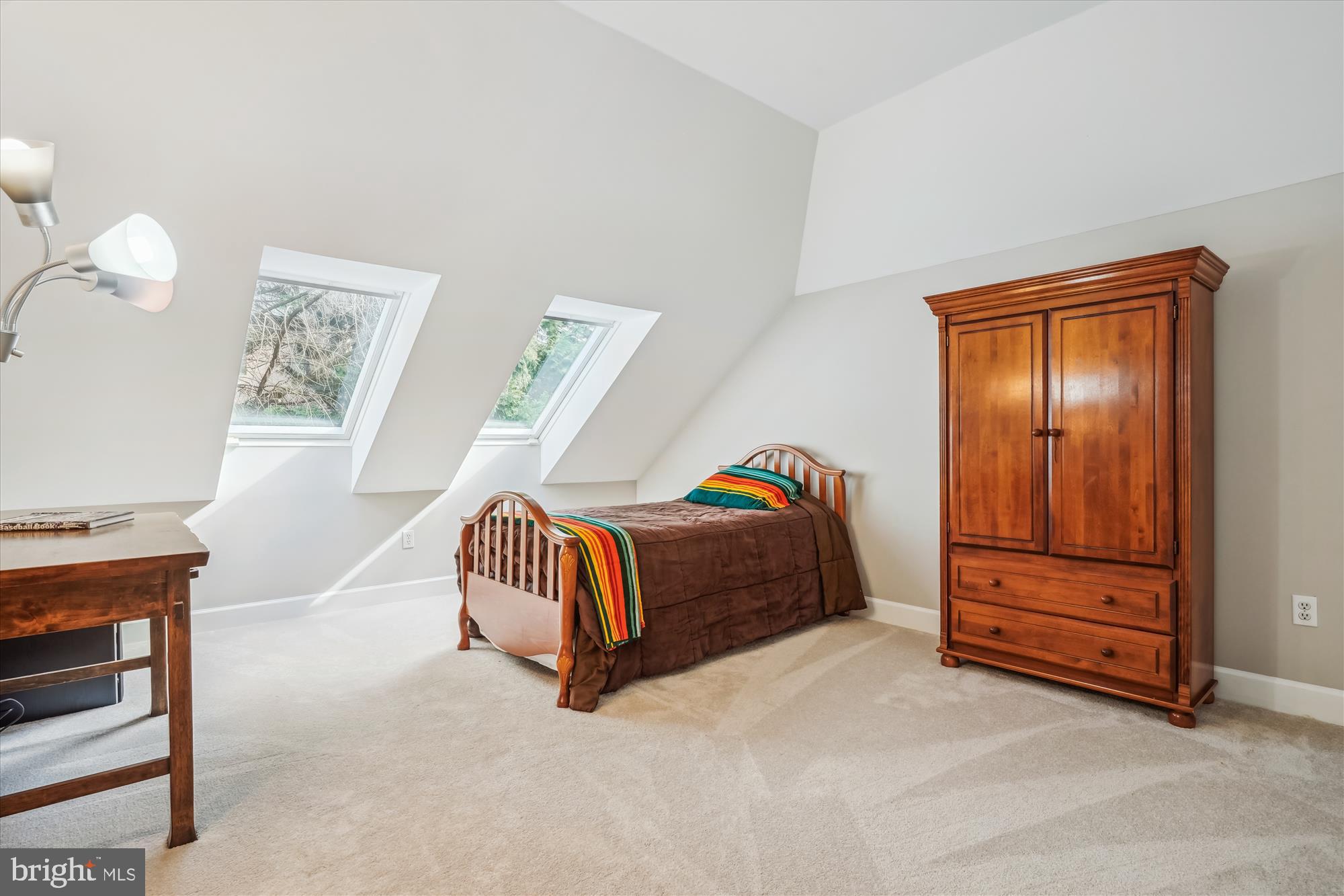 6100 Solitaire Way McLean, VA 22101 - Photo 36 of 60 a bedroom with a bed and a window