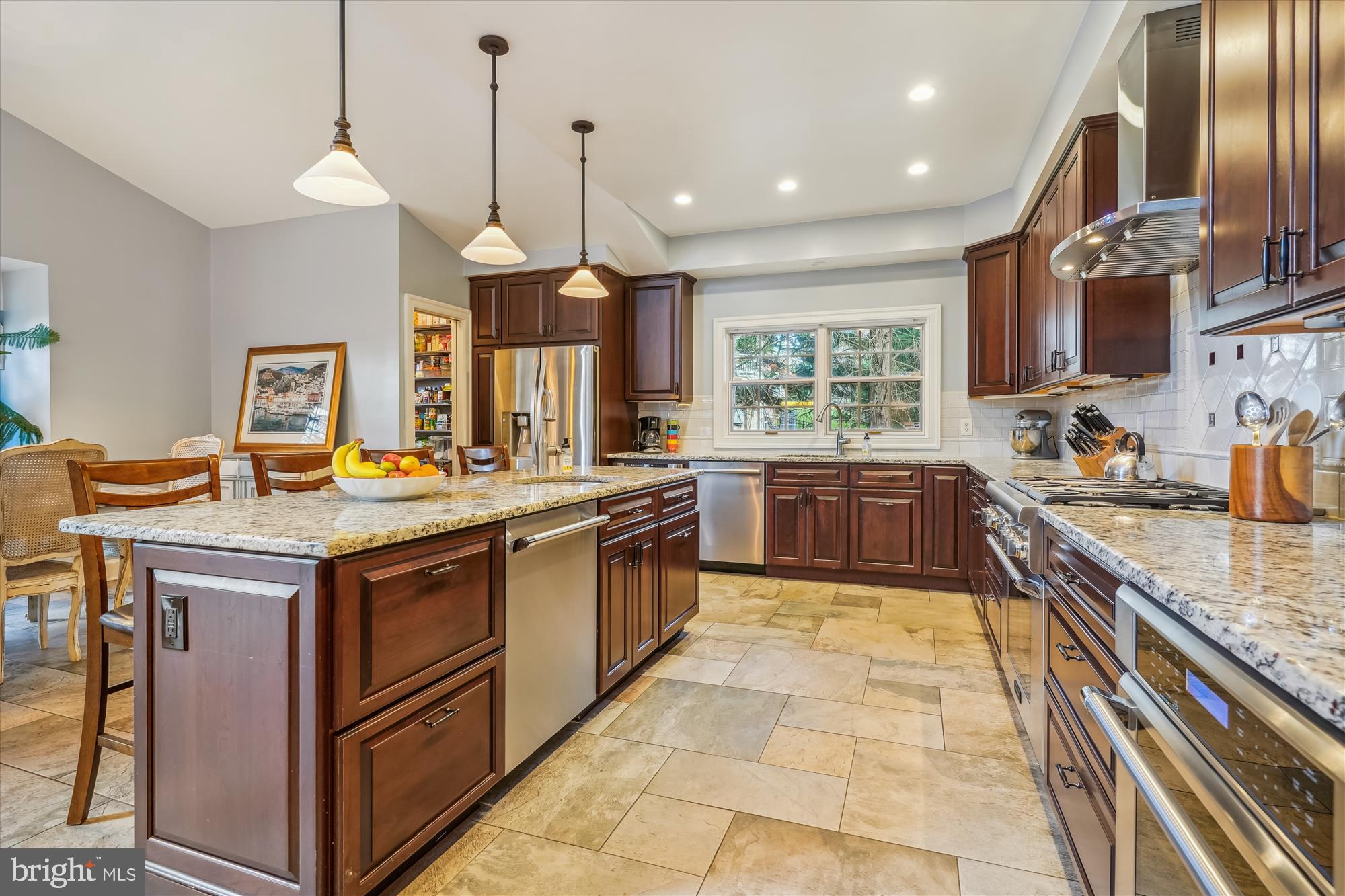 6100 Solitaire Way McLean, VA 22101 - Photo 4 of 60 Gourmet kitchen with two ovens & dishwashers