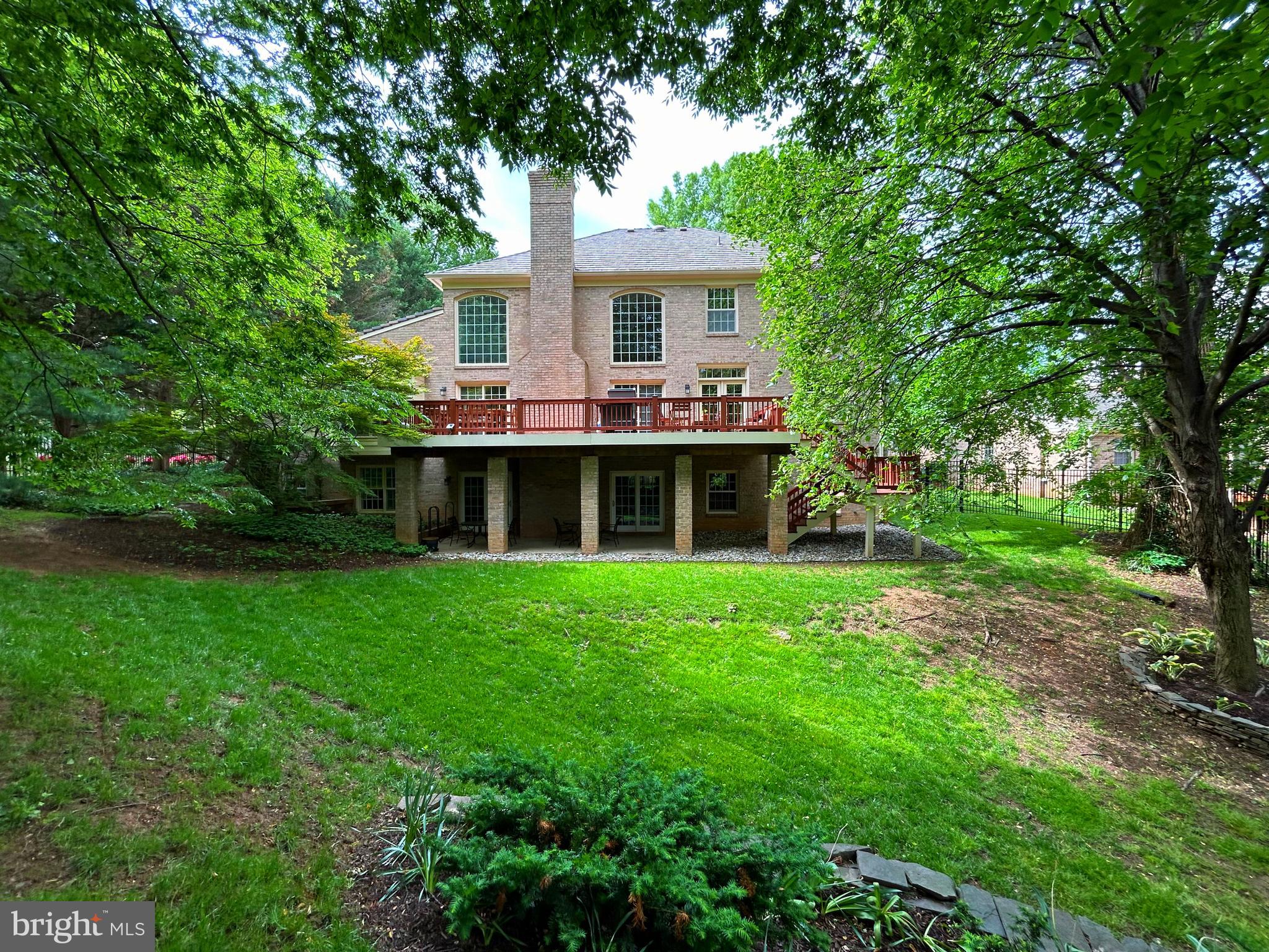 6100 Solitaire Way McLean, VA 22101 - Photo 59 of 60 a view of a house with backyard and a tree