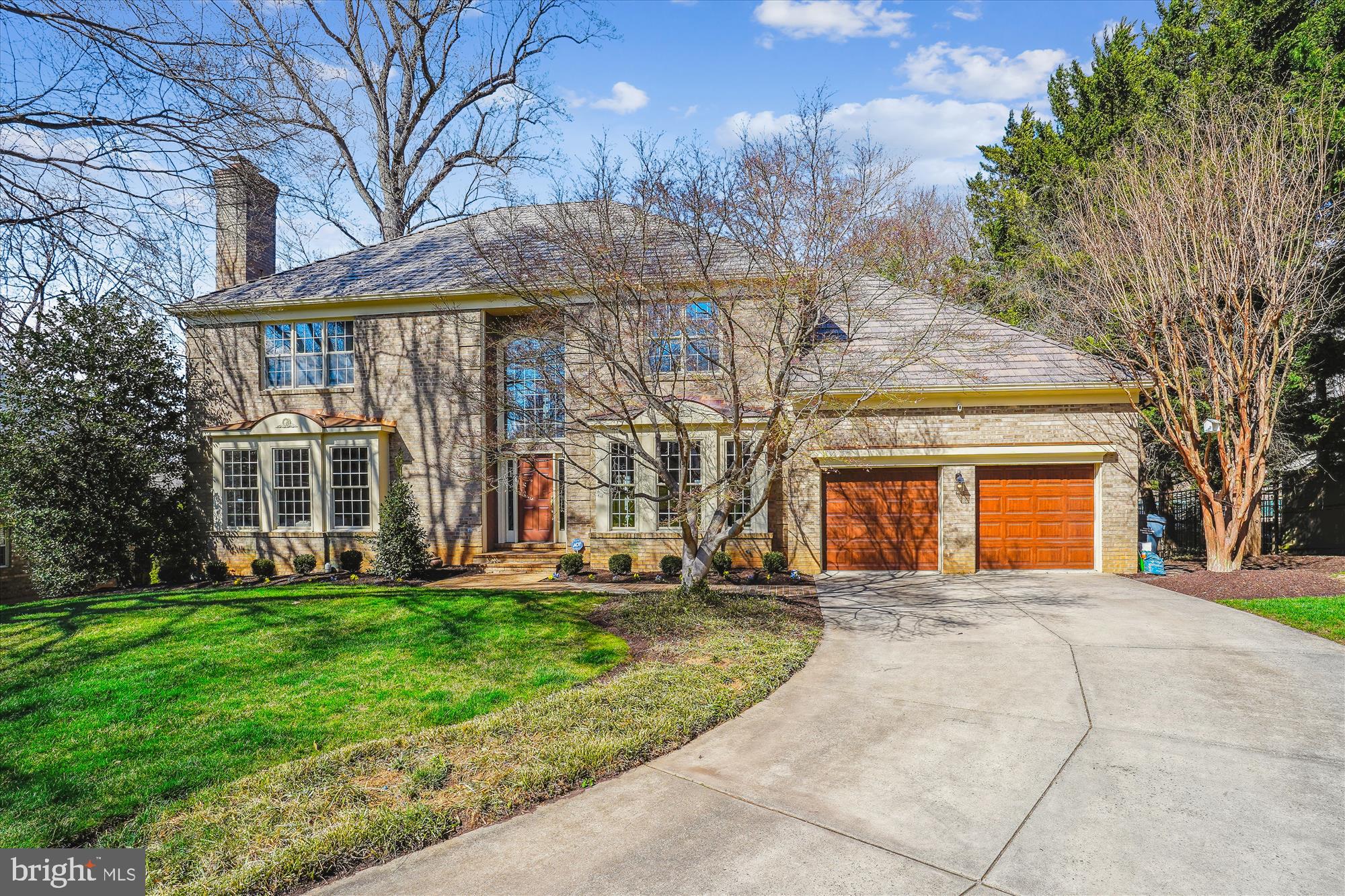 6100 Solitaire Way McLean, VA 22101 - Photo 60 of 60 a front view of a house with a yard