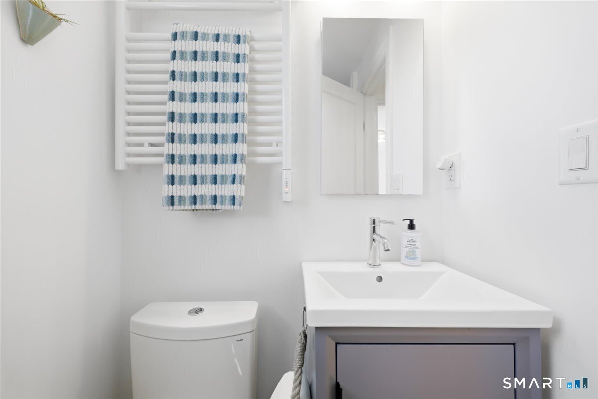 93 Pearl Street Groton, CT 06340 - Photo 20 of 40