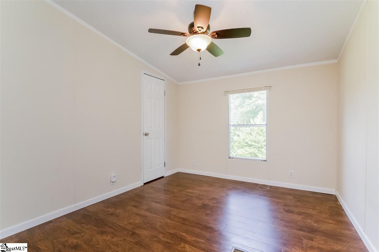 437 Freeman Bridge Road Marietta, SC 29661 - Photo 11 of 20