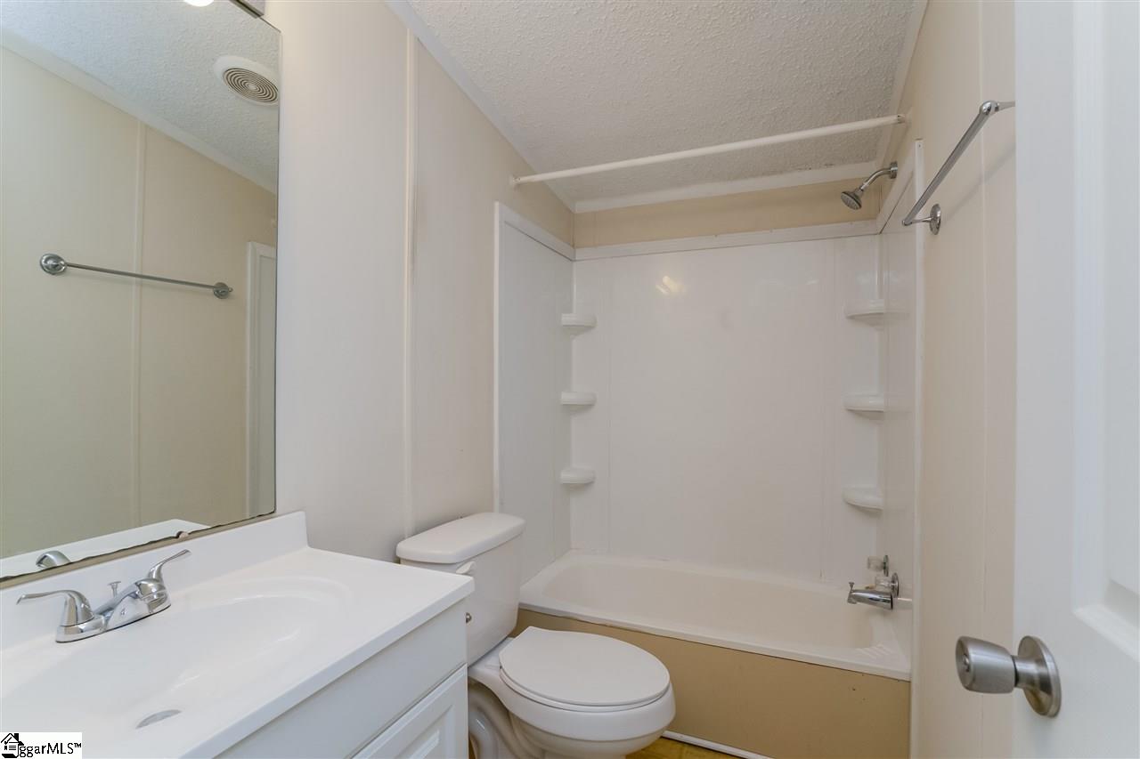 437 Freeman Bridge Road Marietta, SC 29661 - Photo 13 of 20