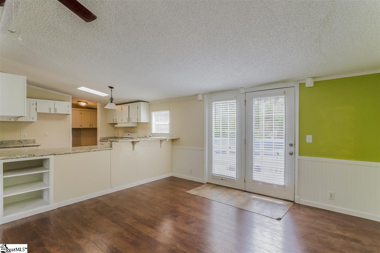 437 Freeman Bridge Road Marietta, SC 29661 - Photo 5 of 20