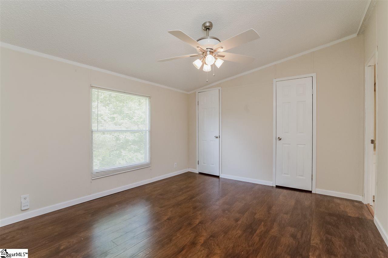 437 Freeman Bridge Road Marietta, SC 29661 - Photo 7 of 20