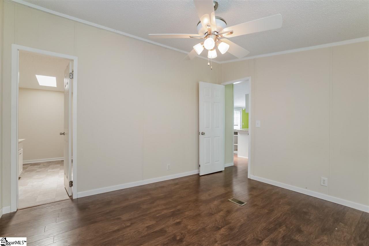 437 Freeman Bridge Road Marietta, SC 29661 - Photo 8 of 20