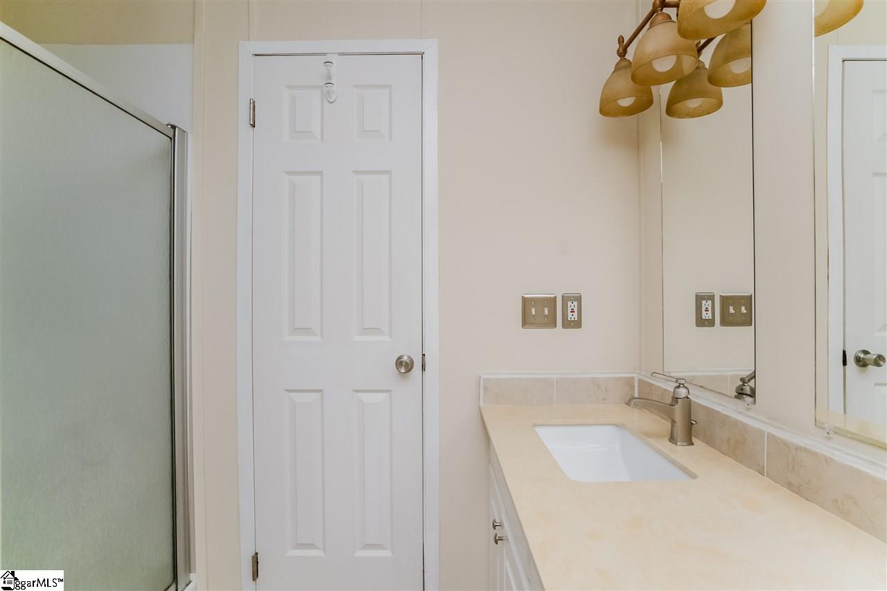 437 Freeman Bridge Road Marietta, SC 29661 - Photo 10 of 20
