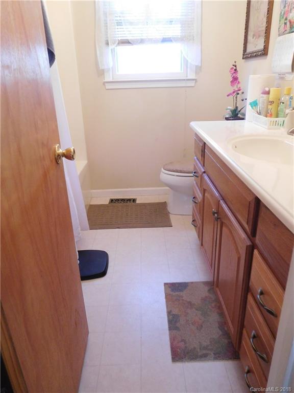 4884 Springhaven Drive, Unit 13 Conover, NC 28613 - Photo 9 of 25 Gallery Image 9