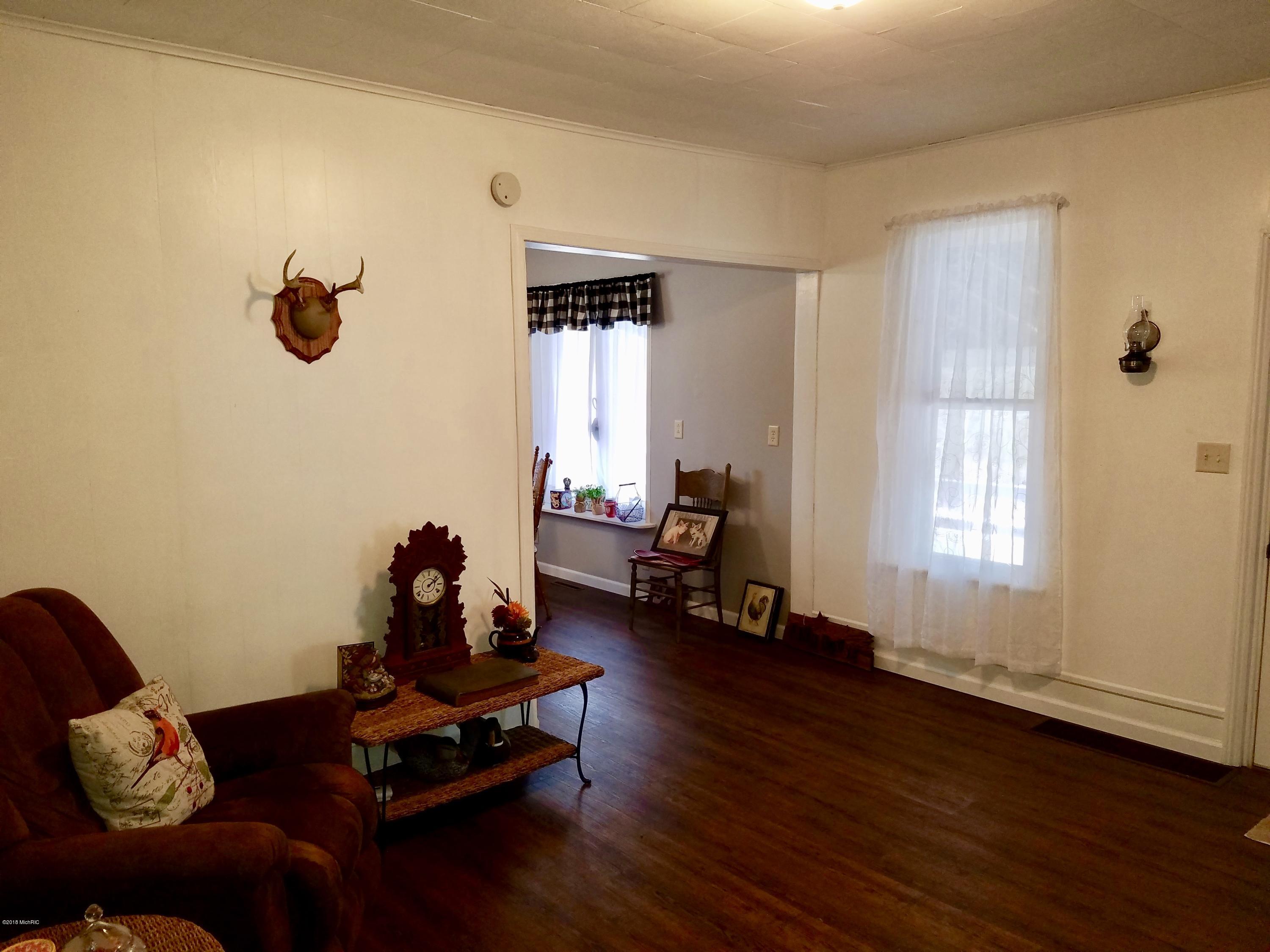 3325 Putnam Road Muskegon, MI 49445 - Photo 8 of 28 fullsizeoutput_23f4