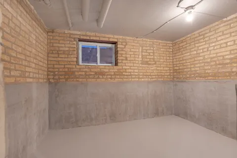 $668,000 | 6138 North Meade Avenue, Chicago, IL 60646