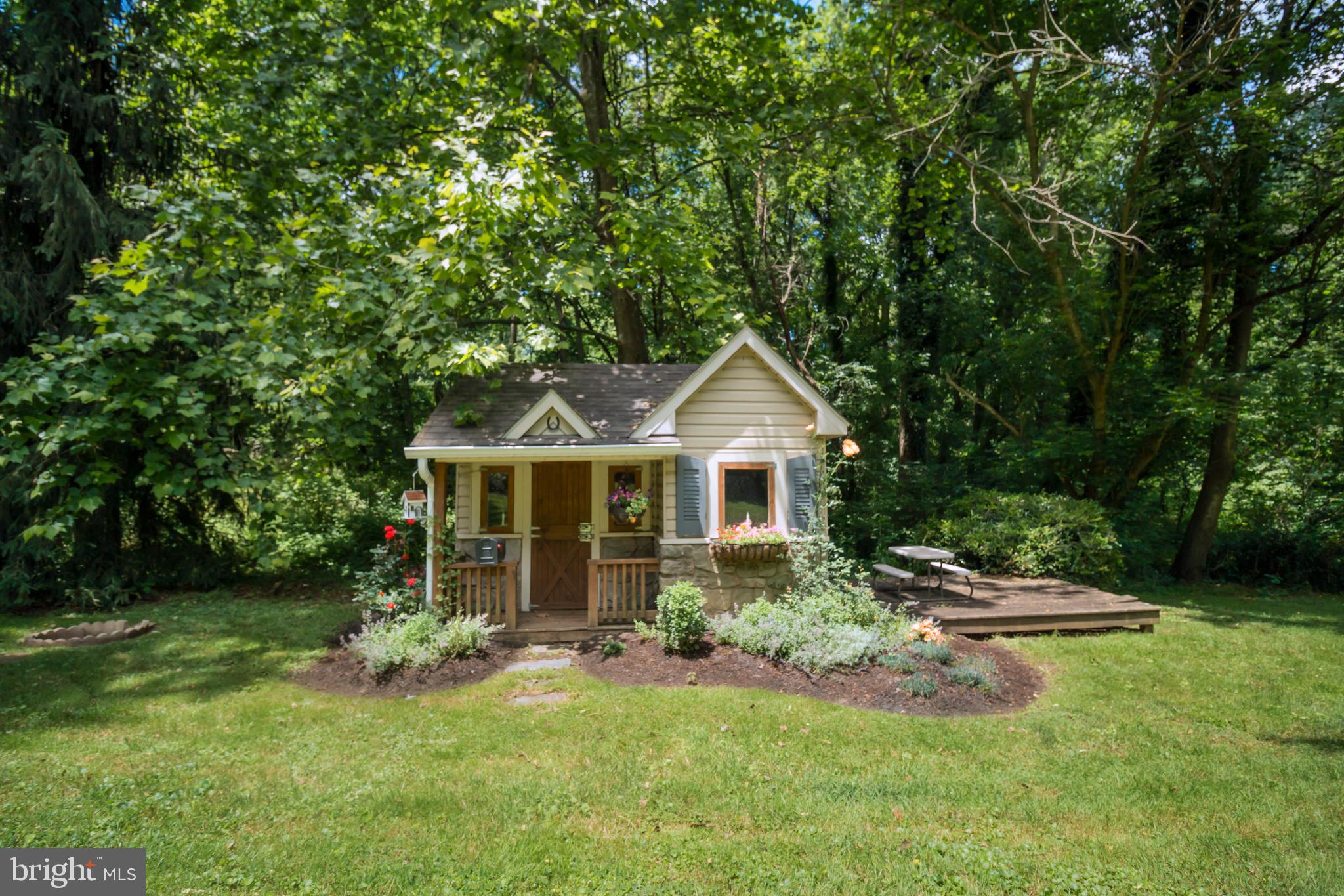 60 Covered Bridge Road Pequea, PA 17565 - Photo 28 of 32 Adorable playhouse