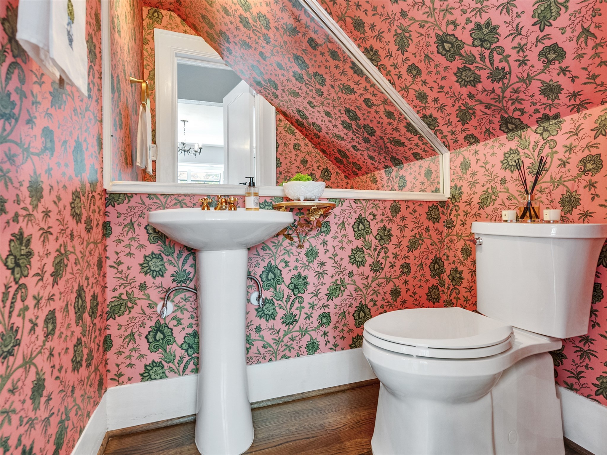 1836 Wroxton Road Houston, TX 77005 - Photo 18 of 42 Jewel box powder room on the first floor with designer wallpaper.