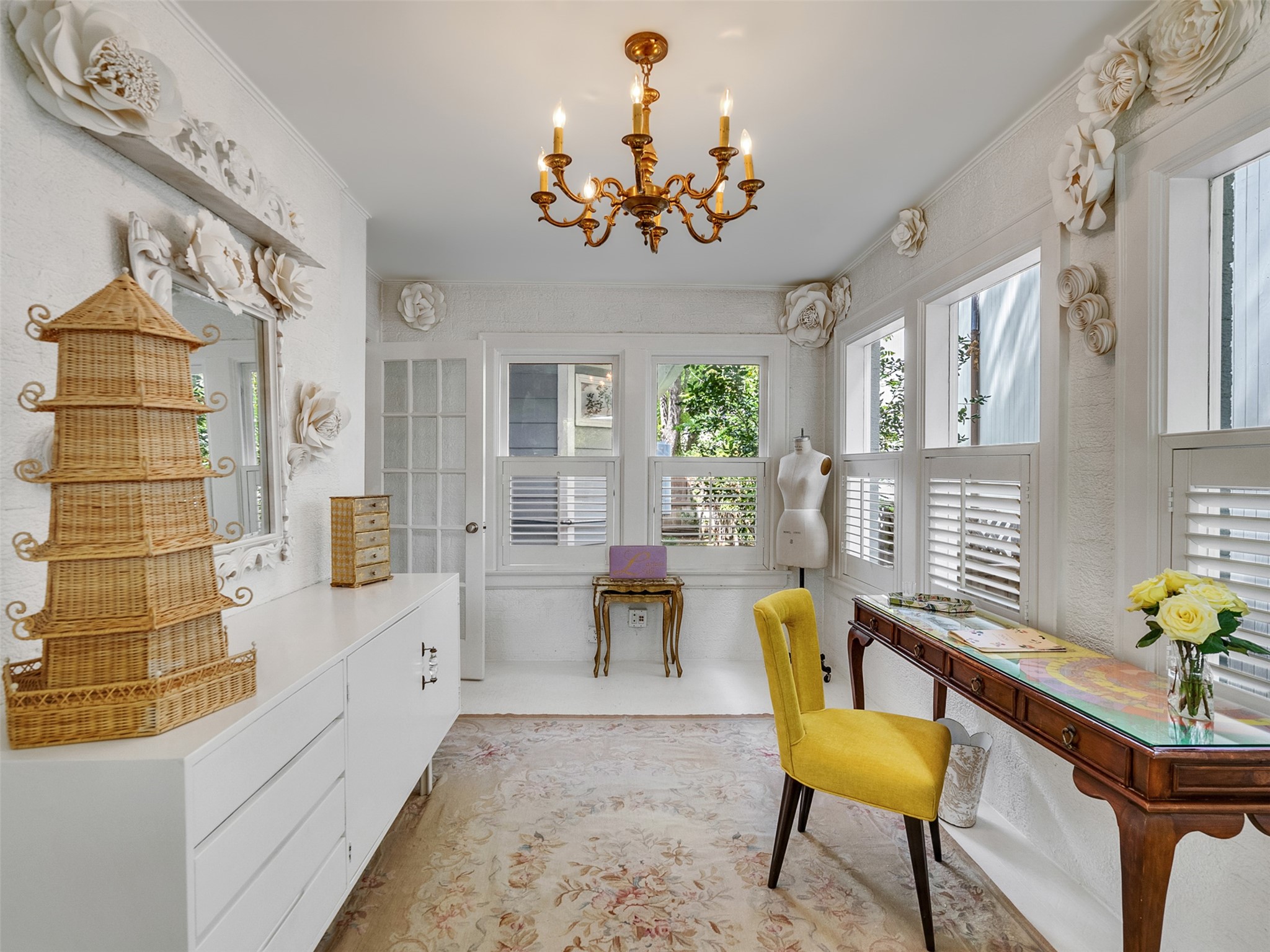 1836 Wroxton Road Houston, TX 77005 - Photo 19 of 42 Sun room with windows on all sides. So much natural light! Currently being used as a home office.