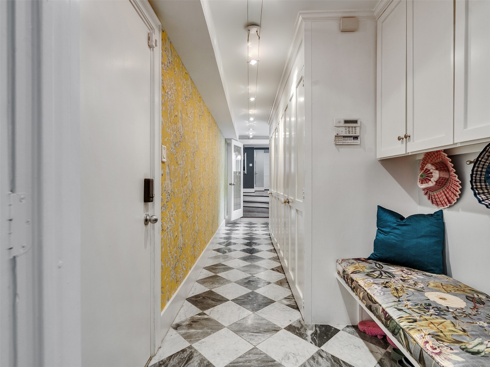 1836 Wroxton Road Houston, TX 77005 - Photo 35 of 42 Mudhall area adjacent to the garage and playroom/flex room.