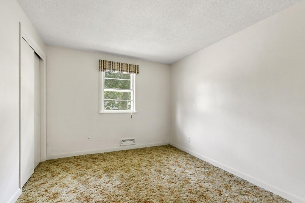 21 Lockwood Road Lynn, MA 01904 - Photo 15 of 30 Gallery Image 15