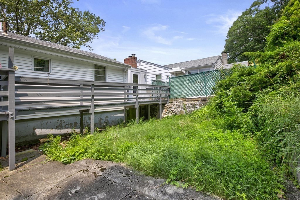 21 Lockwood Road Lynn, MA 01904 - Photo 27 of 30 Gallery Image 27
