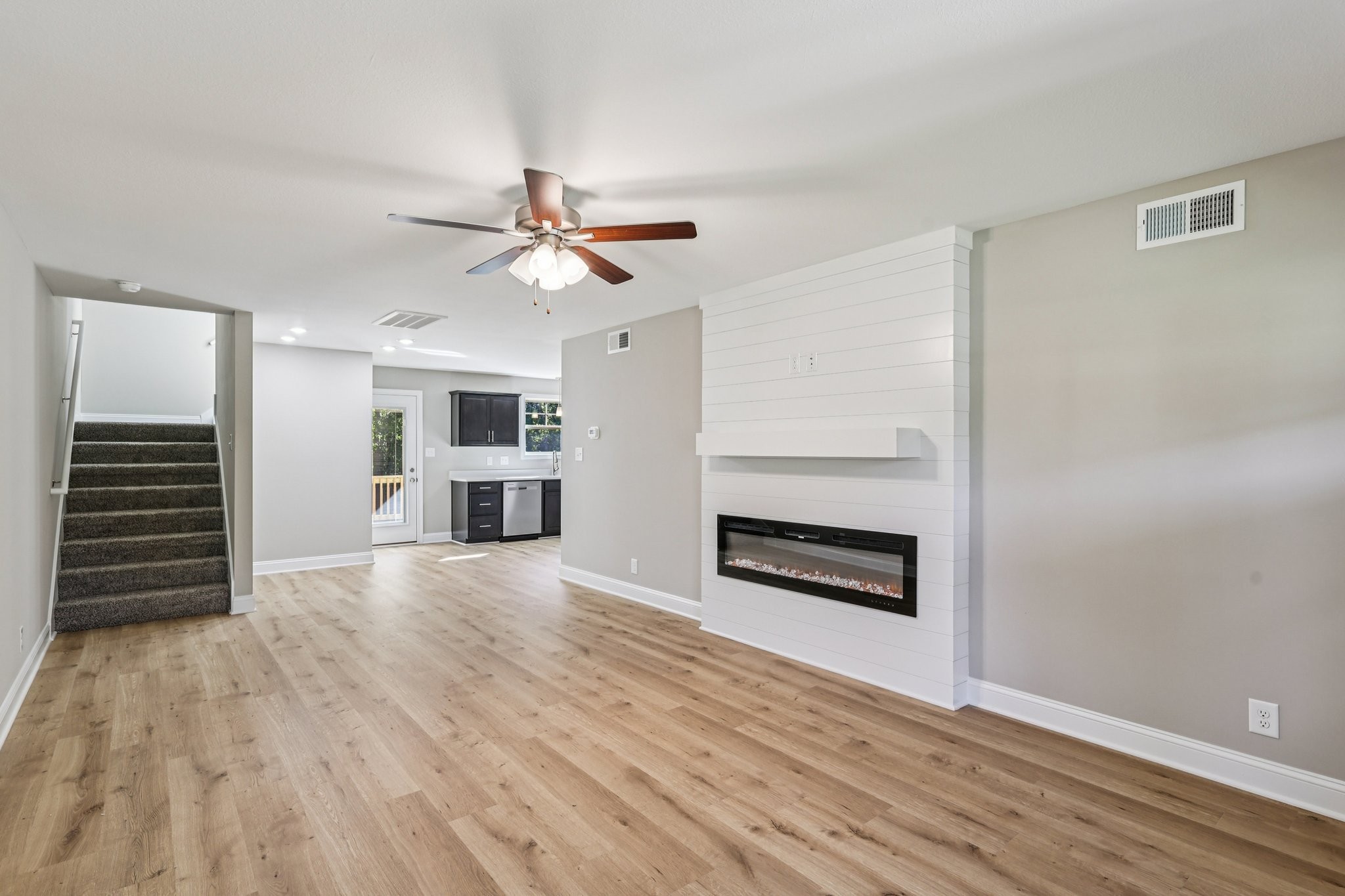 1064 Pollard Road Clarksville, TN 37042 - Photo 6 of 45 Gallery Image 6