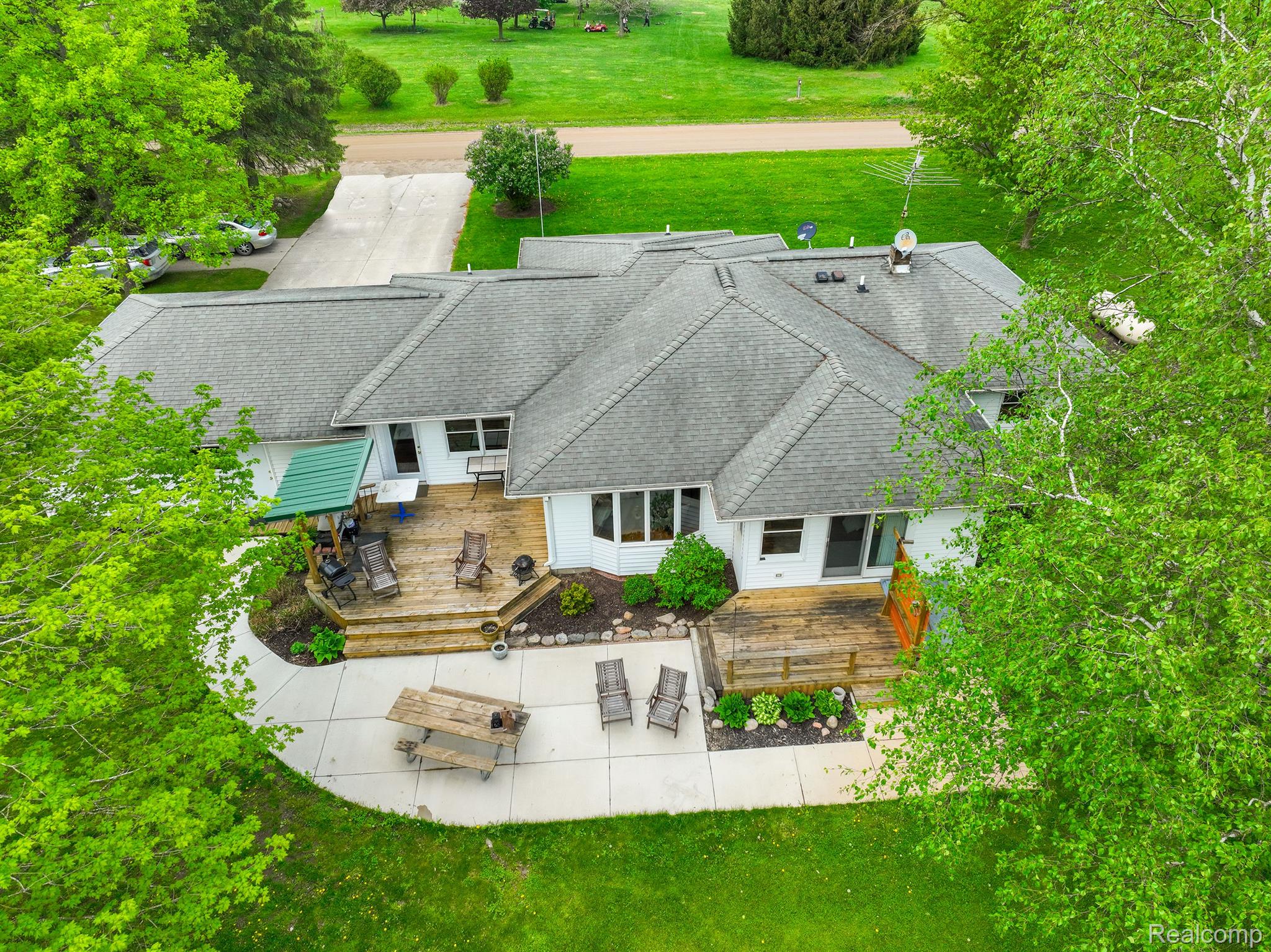 6841 Layton Road Fowlerville, MI 48836 - Photo 33 of 36 Gallery Image 33
